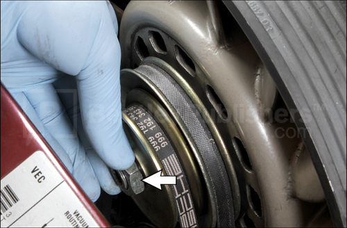 Full maintenance procedures, including drive belt replacement.